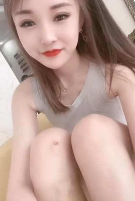 活泼的甜甜小可爱